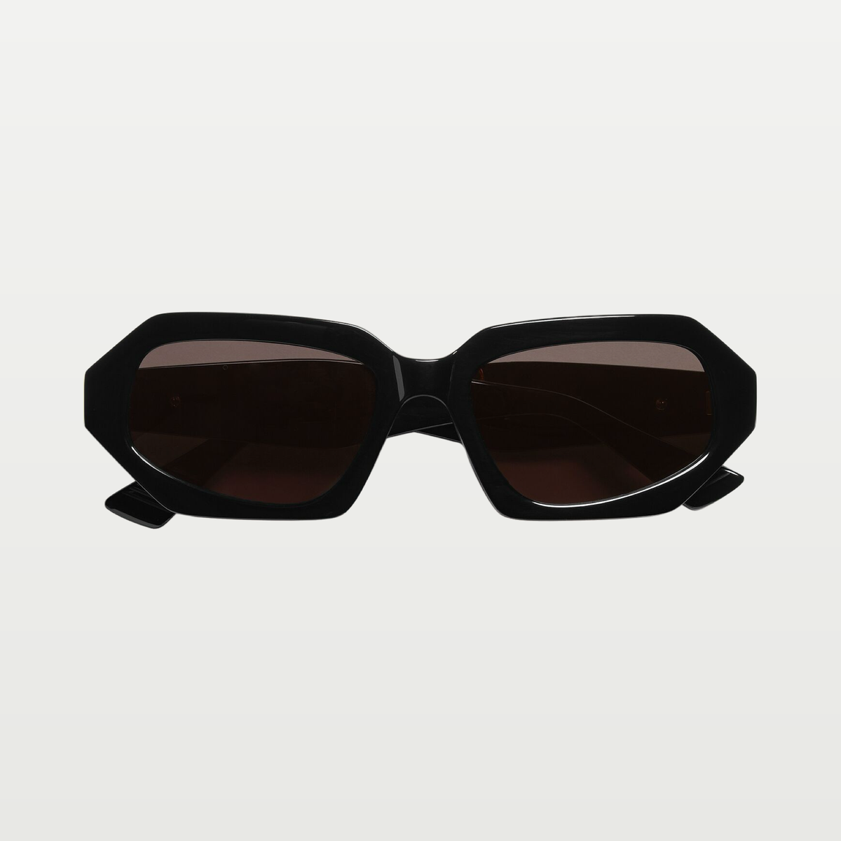 Bottega Veneta Classic Oval Sunglasses in Black/gray