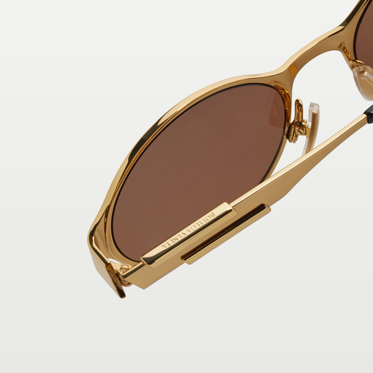 Bottega Veneta Dash Oval Sunglasses in Gold/brown
