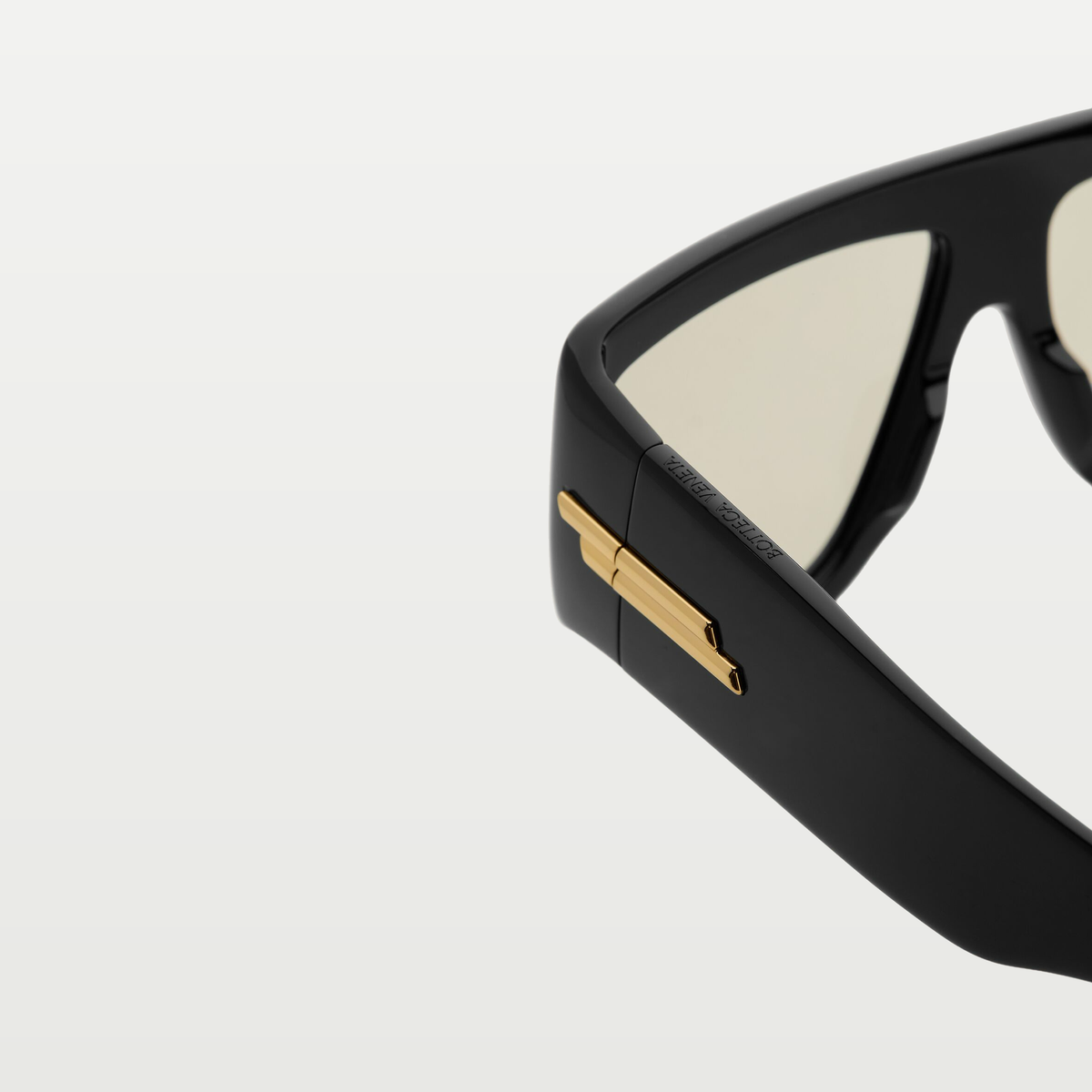 Bottega Veneta Classic Shield Sunglasses in Black/brown