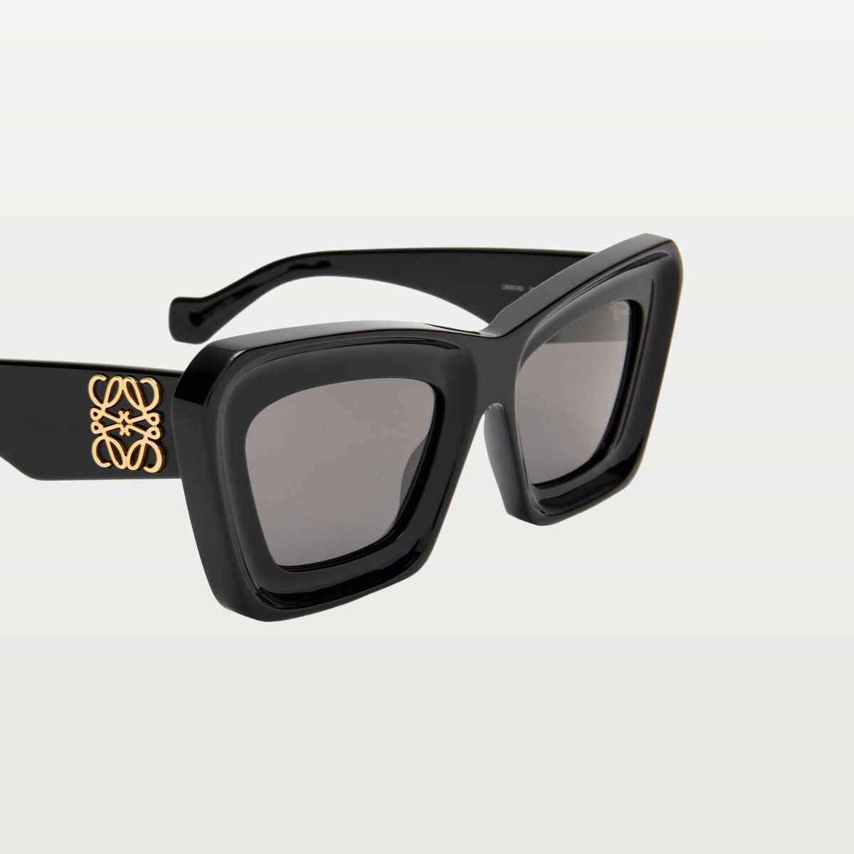 LOEWE Beveled Cateye sunglasses in Black