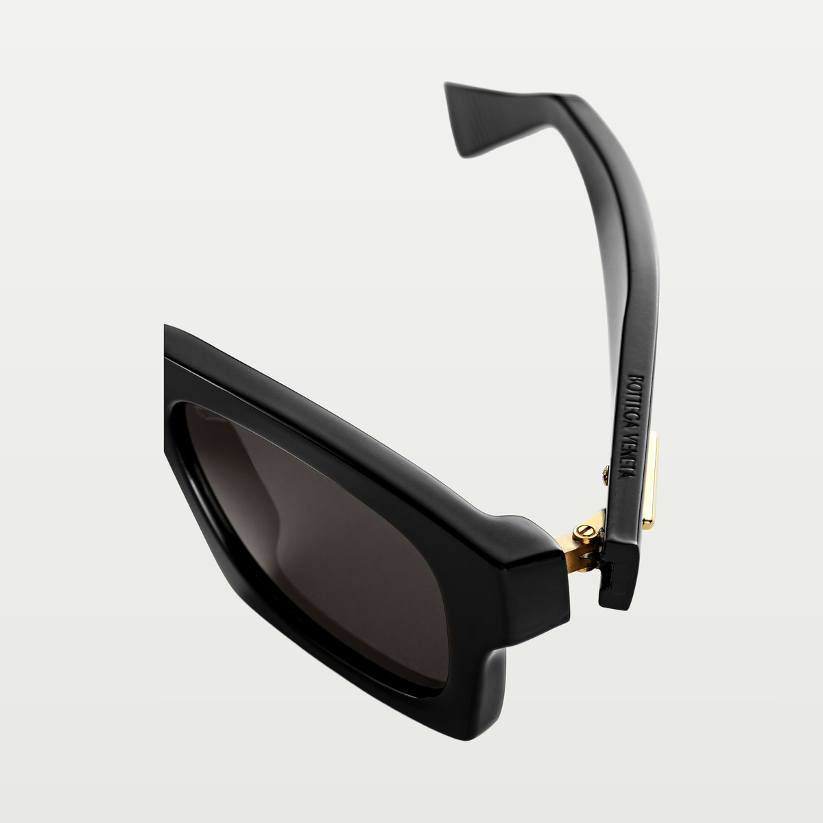 Bottega Veneta Classic Squared Sunglasses in Black/grey