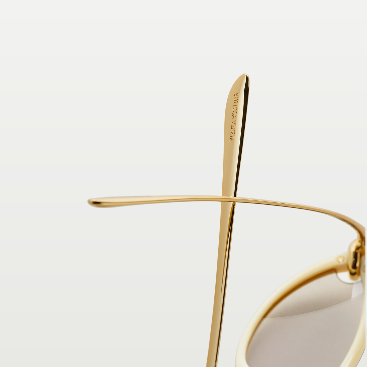 Bottega Veneta Knot Cat Eye Sunglasses in Beige/grey