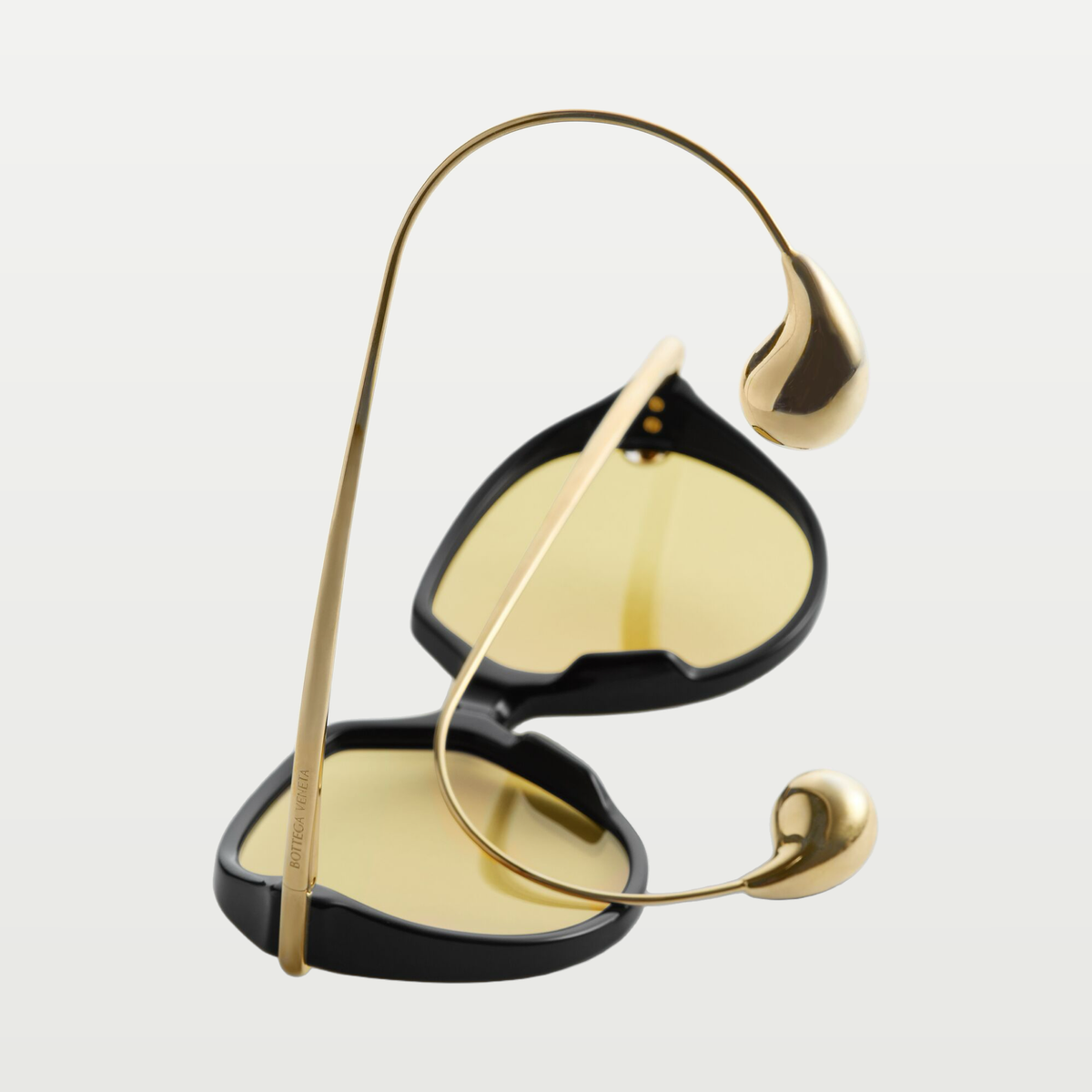 Bottega Veneta Drop Squared Sunglasses in Black/yellow