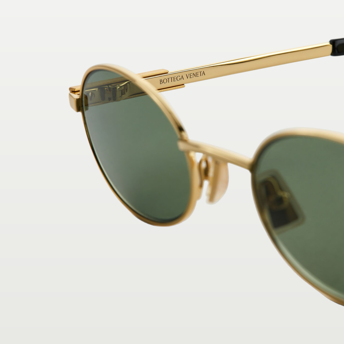 Bottega Veneta Classic Oval Sunglasses in Gold/green