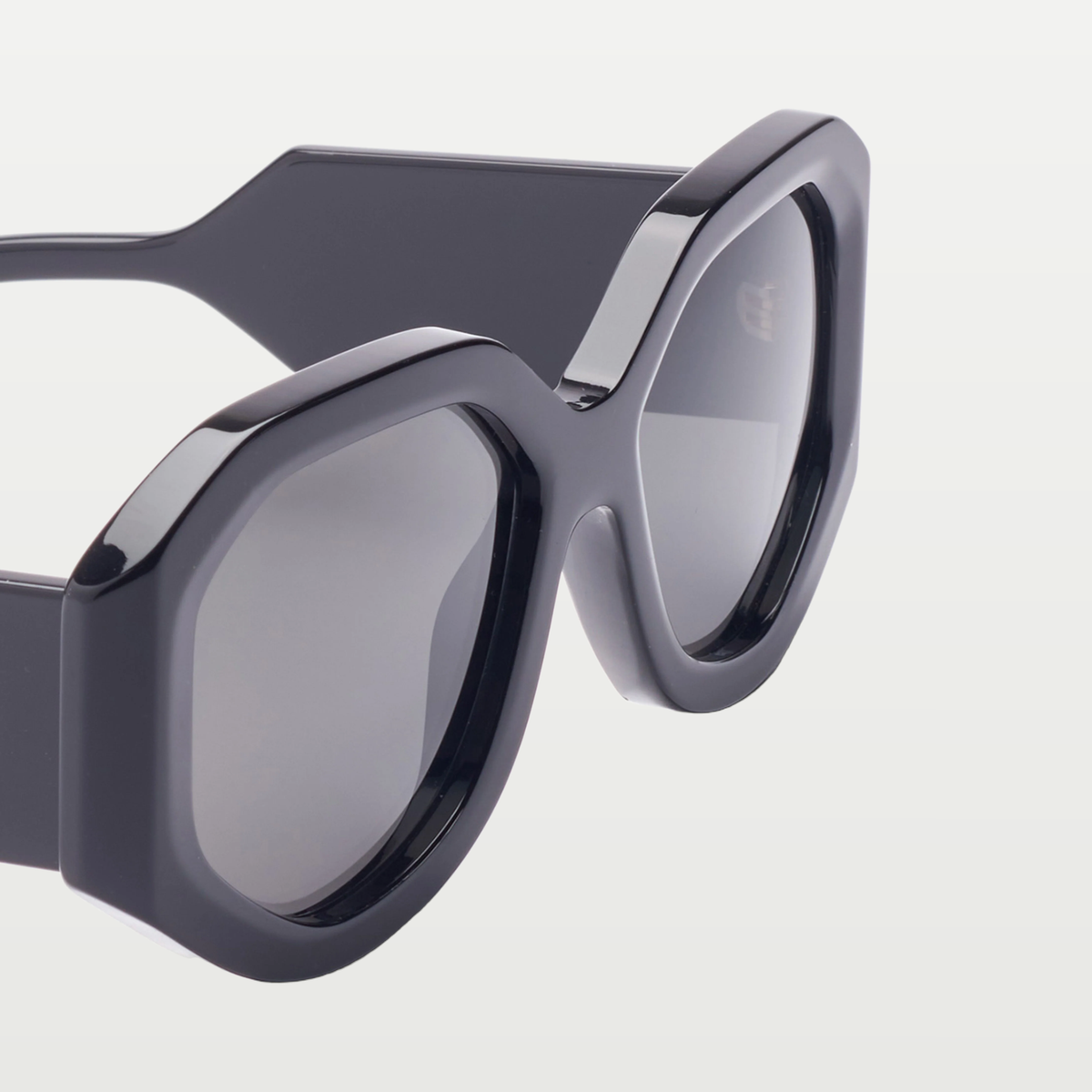 Emmanuelle Khanh Sunglasses 3082 — ORGANIC BLACK