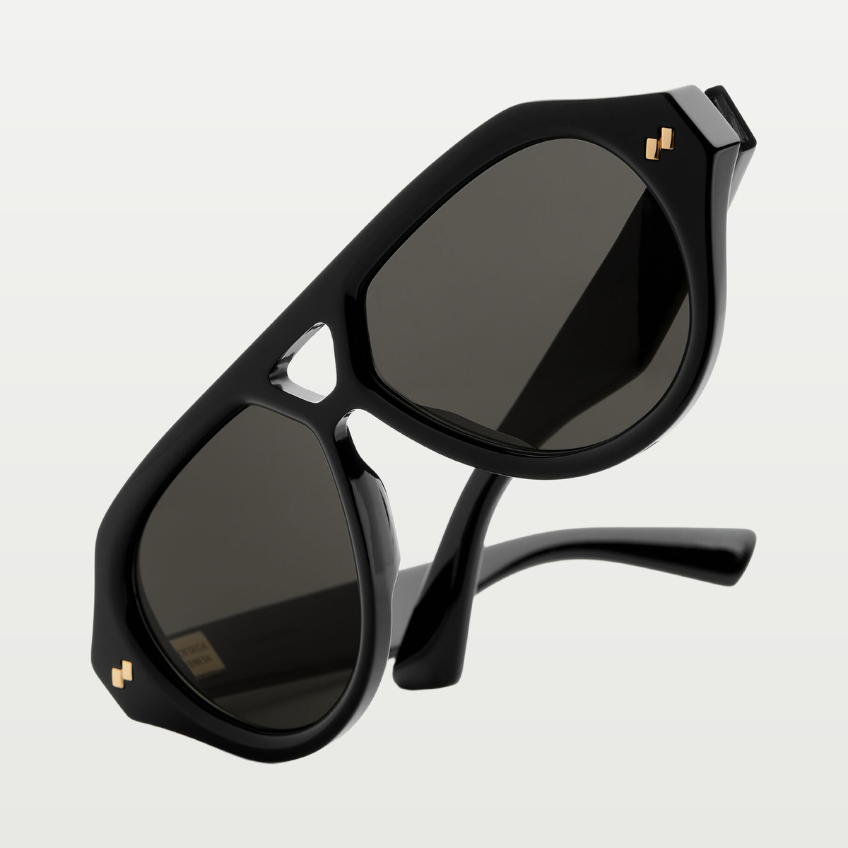 Bottega Veneta Dizzy Aviator Sunglasses in Black/gray