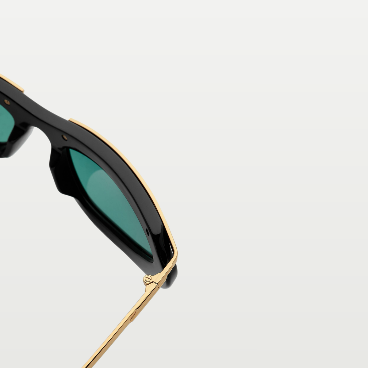 Bottega Veneta Prisma Cat Eye Sunglasses in Black/green