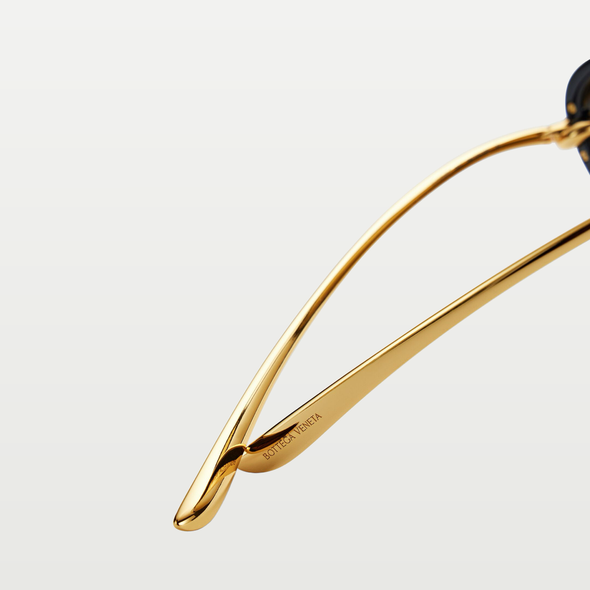 Bottega Veneta Knot Aviator Sunglasses in Black/yellow